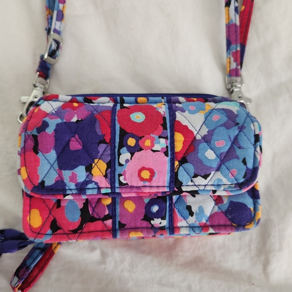Vera Bradley 3-In-1 Convertible Wristlet Wallet Crossbody - Floral RFID - Picture 2 of 10